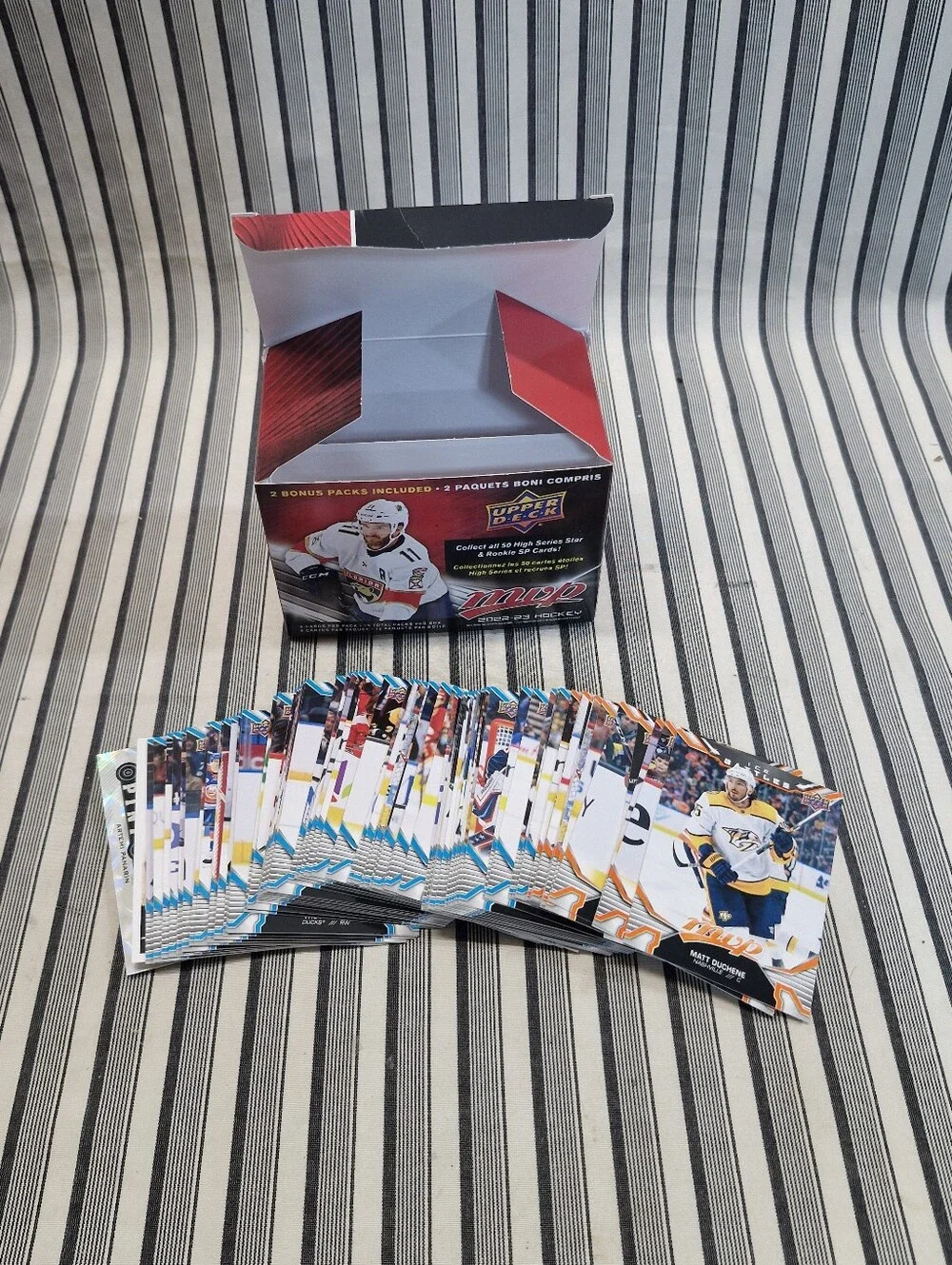 Upper Deck MVP Hockey 2021-22 2022-23 Space Jam Mixed Lot 900 Cards